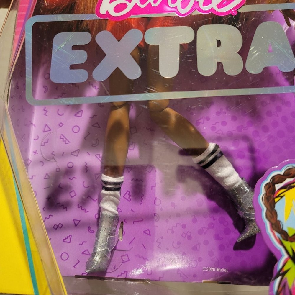 Barbie Extra #1 Rainbow Coat Dog & Accesories Collectable - Picture 5 of 5
